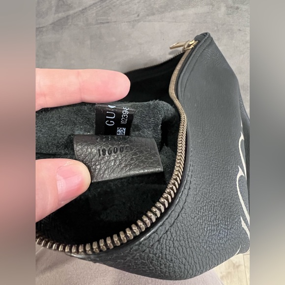 Authentic Gucci medium leather logo clutch - Picture 3 of 8